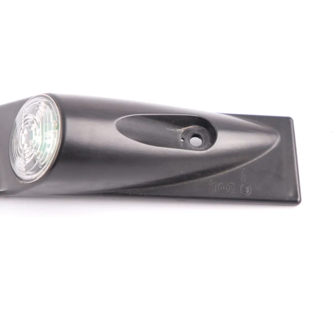 Dachleuchte Lampe Oben Marker LED Vorne Rechts für Mercedes W906 mit Teilenummer A9068201756 Mercedes W906 Dachleuchte Lampe Oben Marker LED Vorne Rechts - SKU A9068201756 - Teilenummer A9068201756