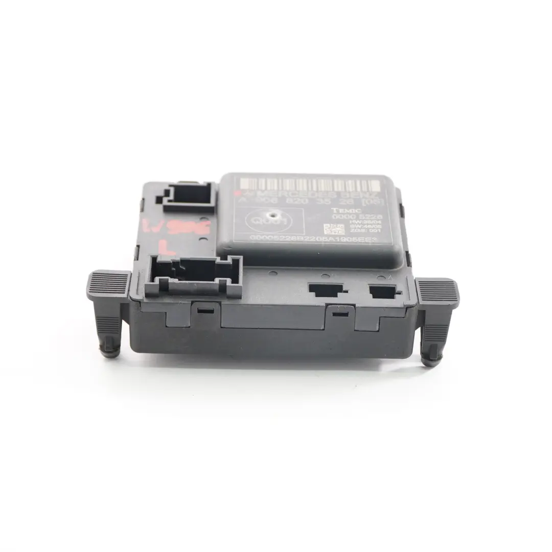 Door Module Mercedes Sprinter W906 Front Right O/S Control Unit ECU to with Part number A9068203526 Door Module Mercedes Sprinter W906 Front Right O/S Control Unit ECU - SKU A9068203526 - Part number A9068203526