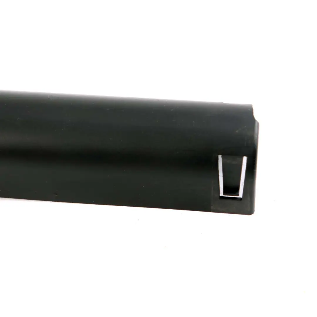 Mercedes W906 Couvercle de faisceau câblage câble de cabine arrière - SKU A9068210389 - Numéro de pièce A9068210389