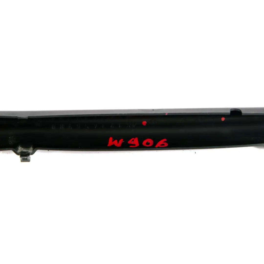 Mercedes-Benz Sprinter W906 Cable Harness Channel Cover Rear Right to with Part number A9068211189 Mercedes-Benz Sprinter W906 Cable Harness Channel Cover Rear Right - SKU A9068211189 - Part number A9068211189