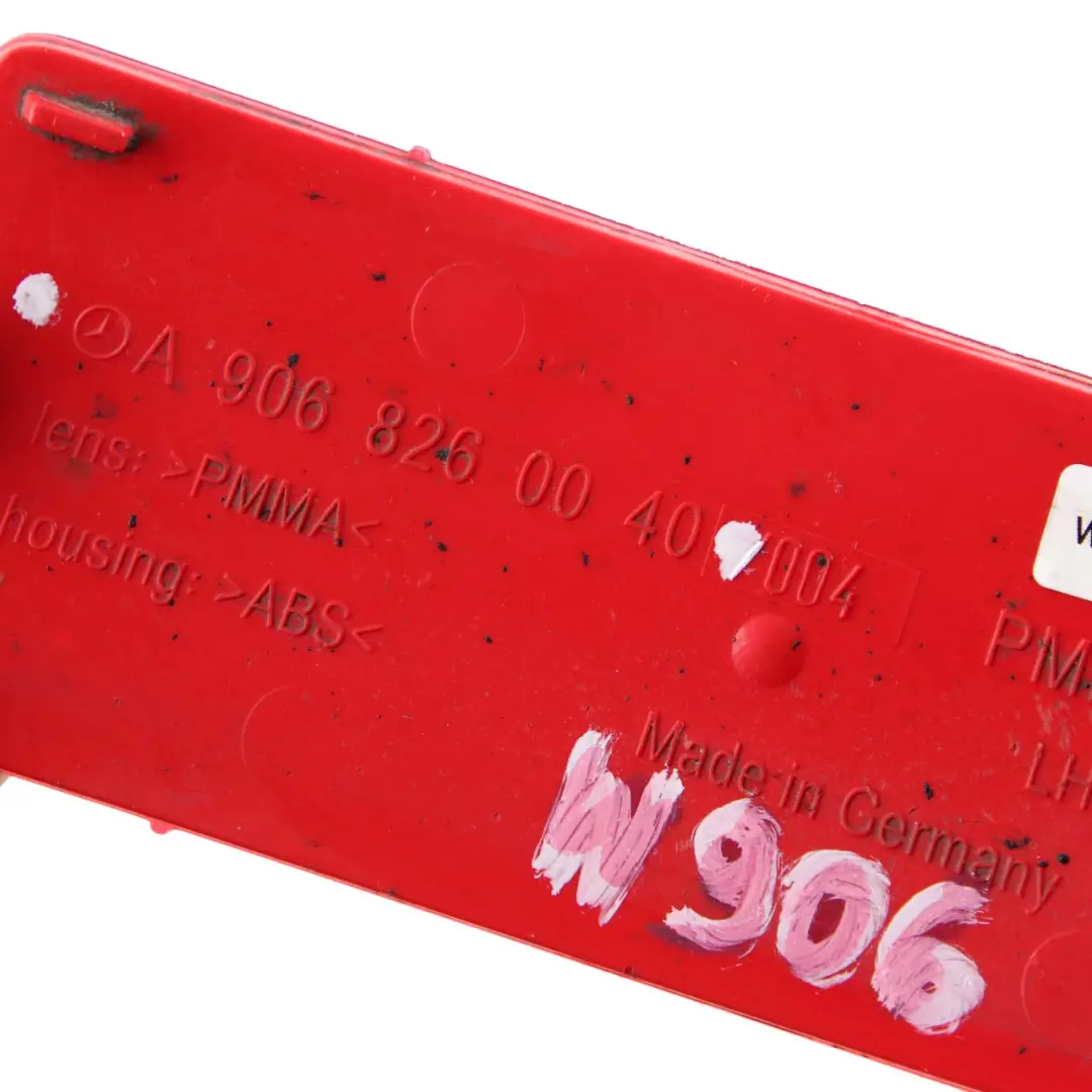 Parachoques Trasero Reflector Izquierdo Rojo para Mercedes Sprinter W906 con número de pieza A9068260040 Mercedes Sprinter W906 Parachoques Trasero Reflector Izquierdo Rojo - SKU A9068260040 - Número de pieza A9068260040