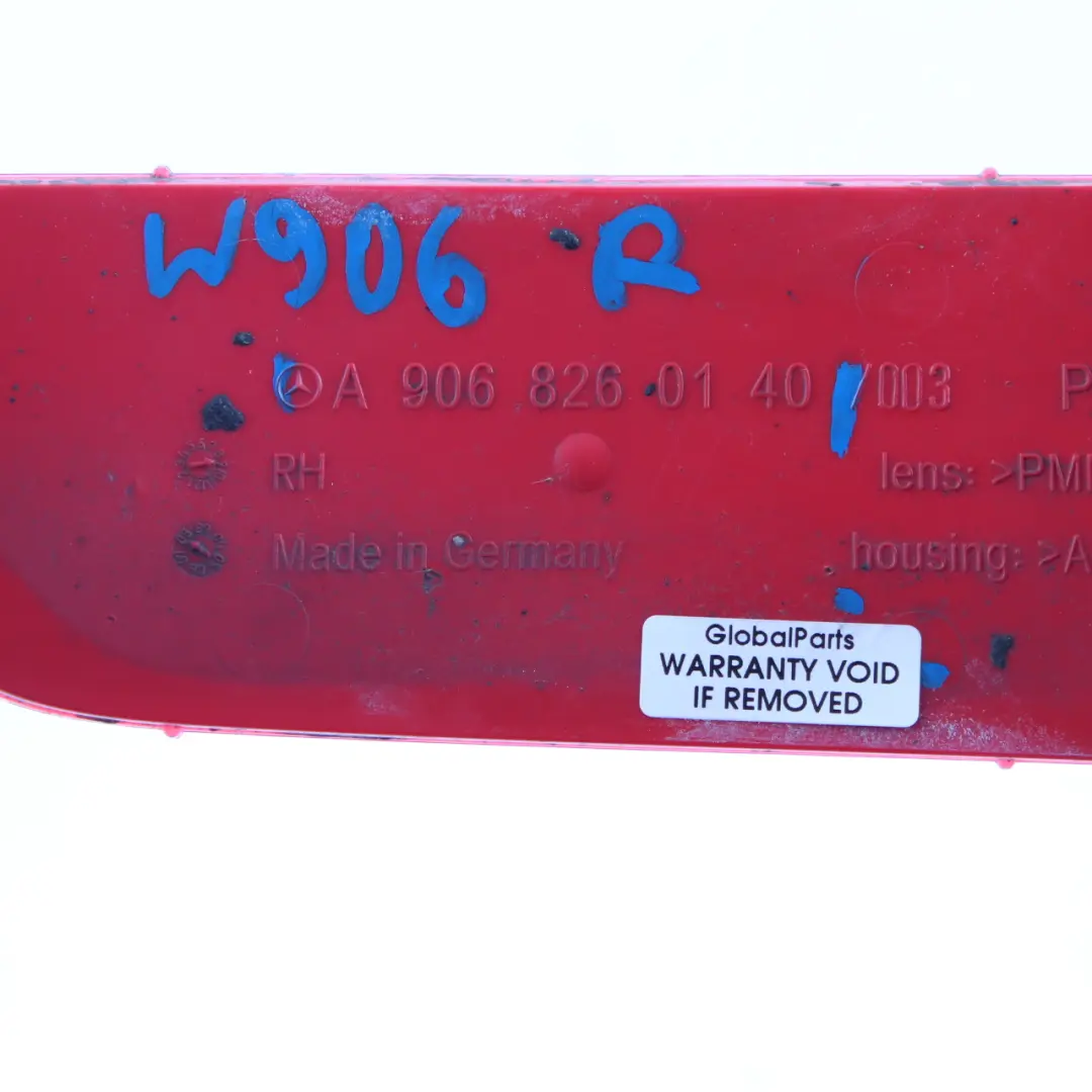 Odblask Lampy Tył Prawy do Mercedes W906 o numerze A9068260140 Mercedes W906 Odblask Lampy Tył Prawy - SKU A9068260140 - Numer Części A9068260140