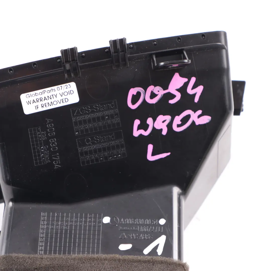 W906, tableau de bord, bouche d'aération gauche, noir pour Mercedes à propos du numéro de pièce A9068300054 Mercedes W906, tableau de bord, bouche d'aération gauche, noir - SKU A9068300054-1 - Numéro de pièce A9068300054