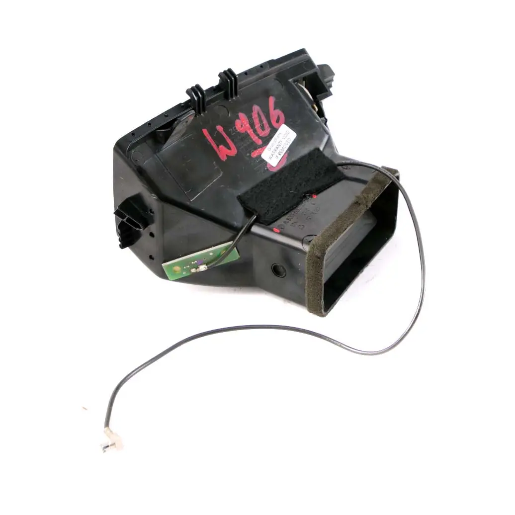 Tableau Bord Centre Ventilation Droite Noir pour Mercedes Sprinter W906 à propos du numéro de pièce A9068300154 Mercedes Sprinter W906 Tableau Bord Centre Ventilation Droite Noir - SKU A9068300154 - Numéro de pièce A9068300154