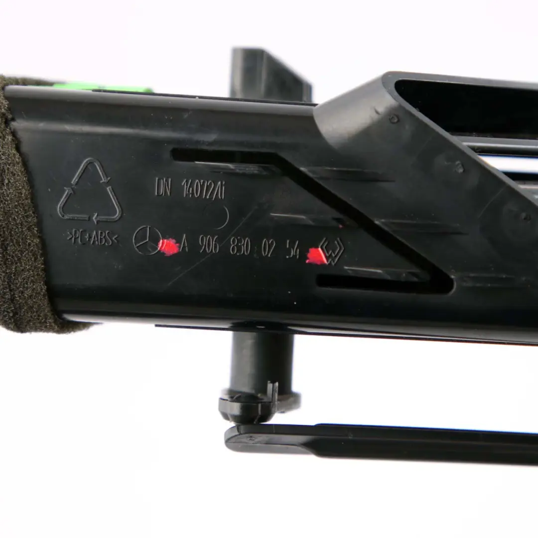 Tableau Bord Tableau Grille D'aération Gauche N/S pour Mercedes W906 à propos du numéro de pièce A9068300254 Mercedes W906 Tableau Bord Tableau Grille D'aération Gauche N/S - SKU A9068300254 - Numéro de pièce A9068300254