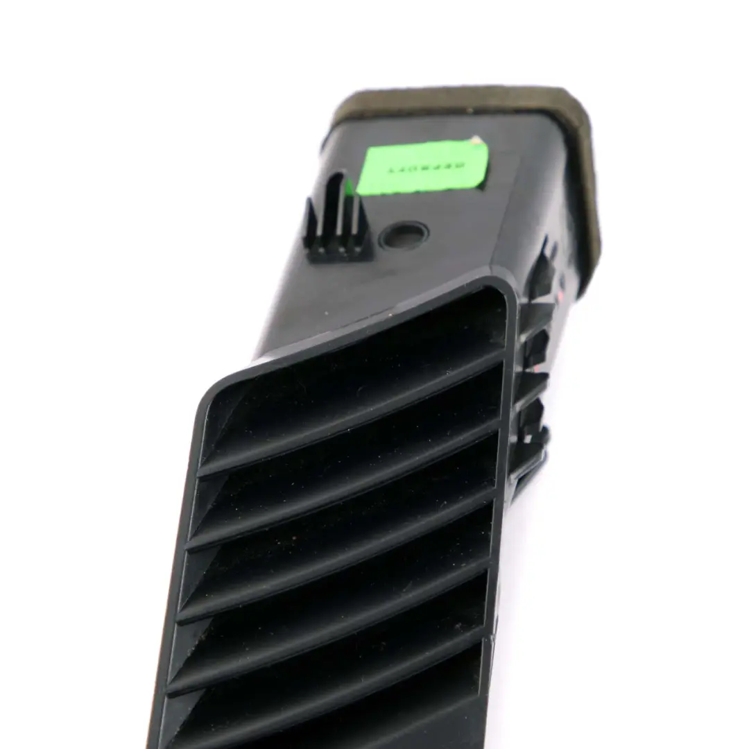 Dashboard Dash Rechts O/S Air Vent Grill für Mercedes W906 mit Teilenummer A9068300354 Mercedes W906 Dashboard Dash Rechts O/S Air Vent Grill - SKU A9068300354 - Teilenummer A9068300354