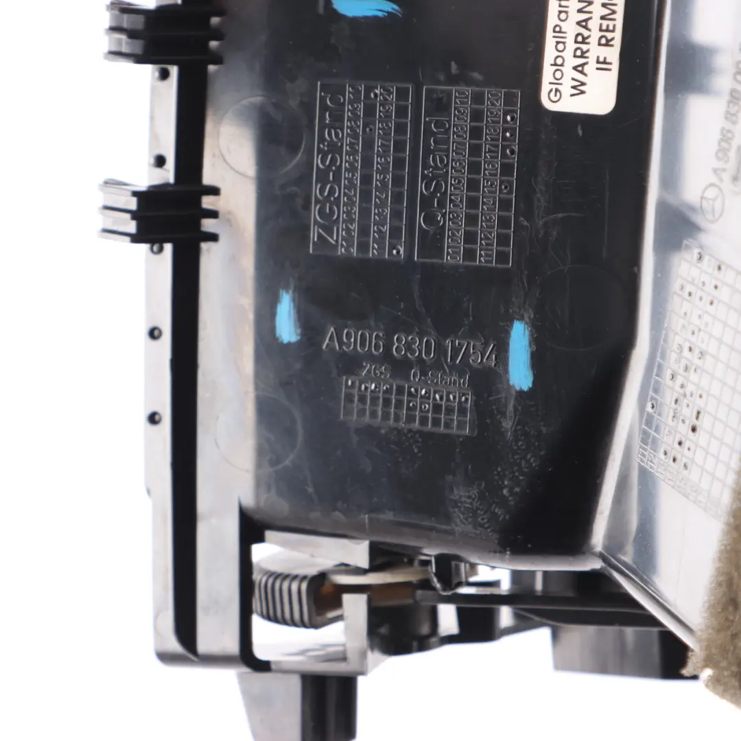 Vent Dashboard Dash Left N/S Nozzle Grille Black to Mercedes W906 Air with Part number A9068301754 Mercedes W906 Air Vent Dashboard Dash Left N/S Nozzle Grille Black - SKU A9068301754 - Part number A9068301754