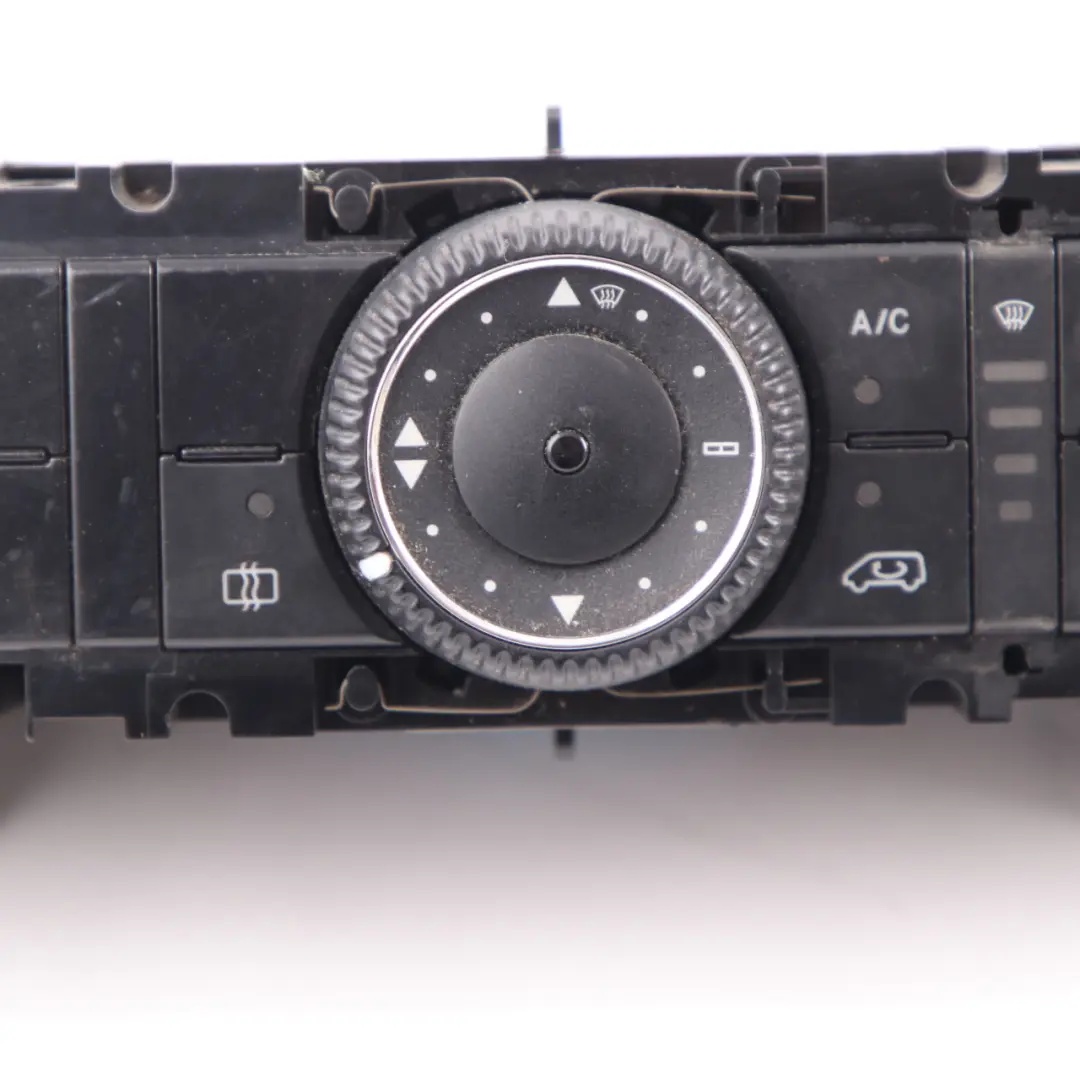 Panneau de Climatisation Chauffage A/C Control pour Mercedes W906 à propos du numéro de pièce A9068302085 Mercedes W906 Panneau de Climatisation Chauffage A/C Control - SKU A9068302085 - Numéro de pièce A9068302085