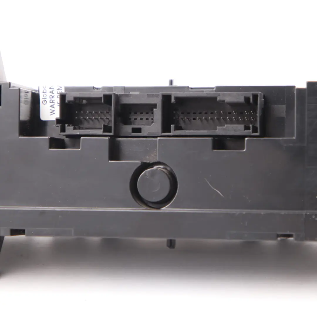 Panel de Aire Acondicionado Calentador A/C Control para Mercedes W906 con número de pieza A9068302085 Mercedes W906 Panel de Aire Acondicionado Calentador A/C Control - SKU A9068302085 - Número de pieza A9068302085