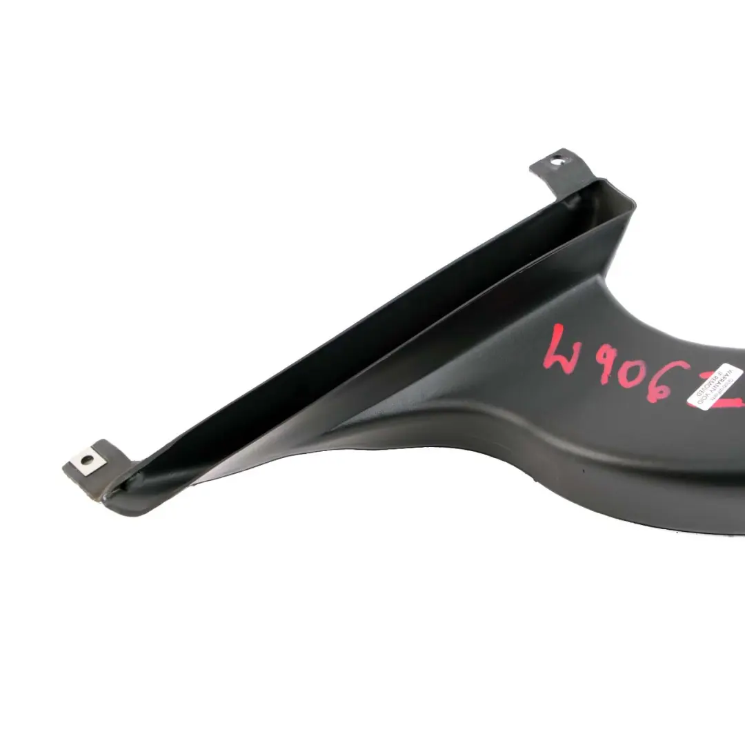 Mercedes-Benz Sprinter W906 Canal de guidage de la conduite d'air gauche pour à propos du numéro de pièce A9068310045 Mercedes-Benz Sprinter W906 Canal de guidage de la conduite d'air gauche - SKU A9068310045 - Numéro de pièce A9068310045