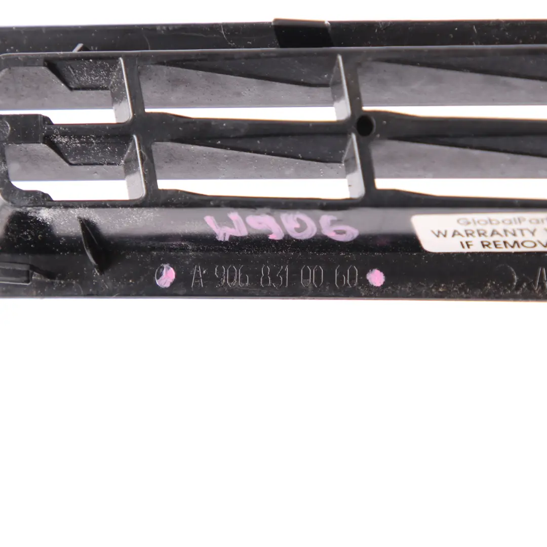 Mercedes Sprinter W906 tableau bord grille buse d'aération supérieure gauche - SKU A9068310060 - Numéro de pièce A9068310060