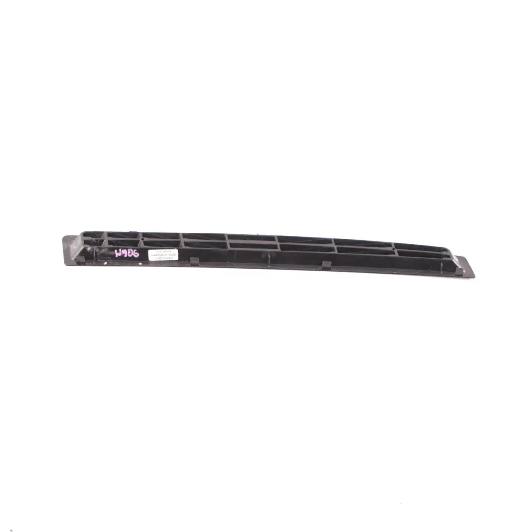 Mercedes Sprinter W906 tableau bord grille buse d'aération supérieure gauche - SKU A9068310060 - Numéro de pièce A9068310060