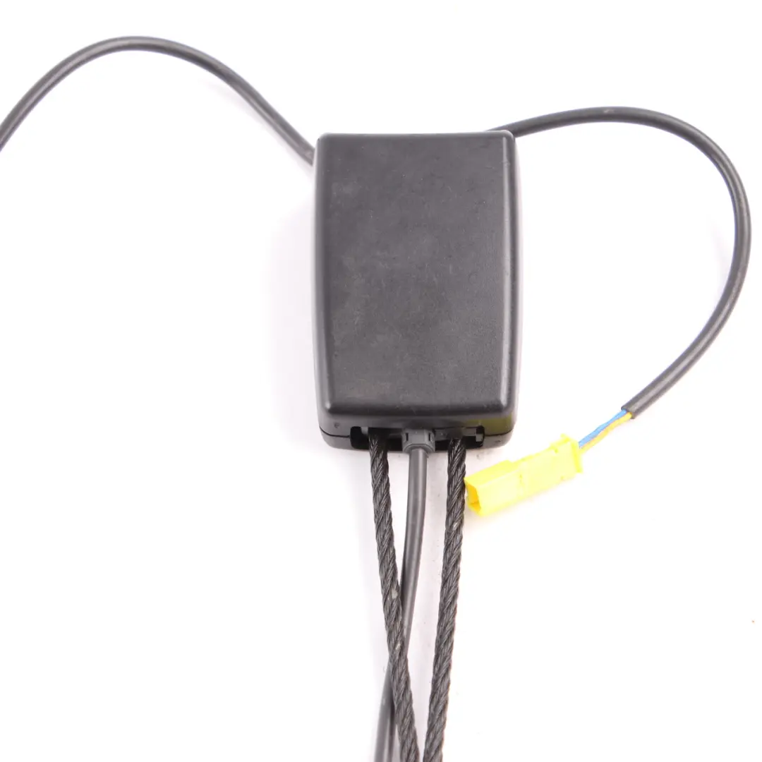 Fibbia cintura di sicurezza anteriore sinistra per Mercedes W906 con numero di parte A9068600369 Mercedes W906 Fibbia cintura di sicurezza anteriore sinistra - SKU A9068600369 - Numero di parte A9068600369