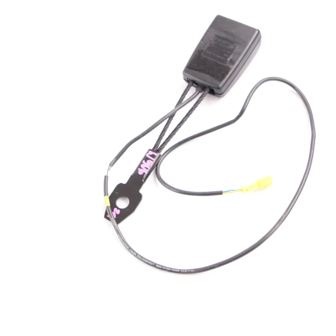 hebilla cinturón seguridad delantero izquierdo para Mercedes W906 con número de pieza A9068600369 Mercedes W906 hebilla cinturón seguridad delantero izquierdo - SKU A9068600369 - Número de pieza A9068600369