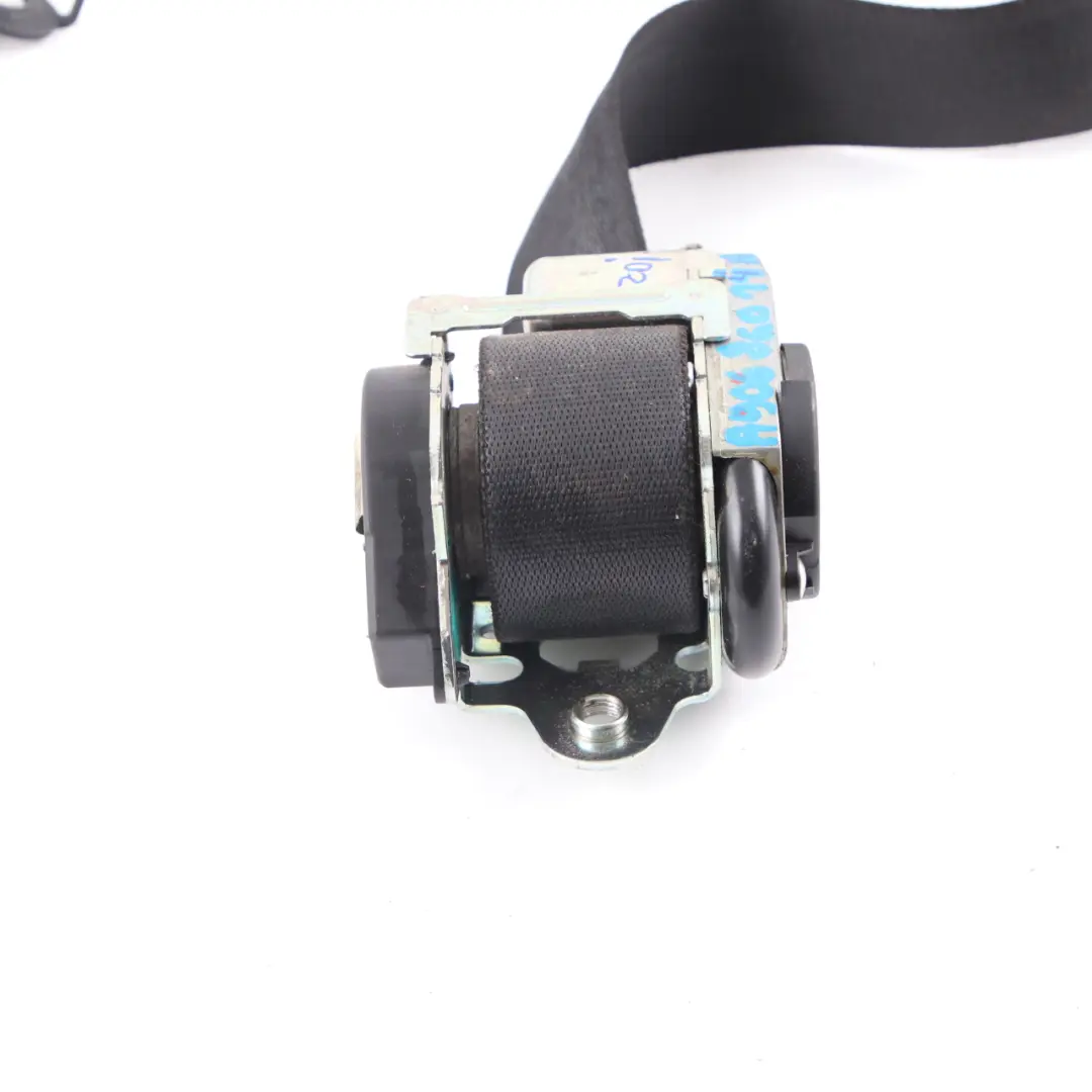 Ceinture de sécurité avant droite noire pour Mercedes Sprinter W906 à propos du numéro de pièce A9068601485 Mercedes Sprinter W906 Ceinture de sécurité avant droite noire - SKU A9068601485 - Numéro de pièce A9068601485