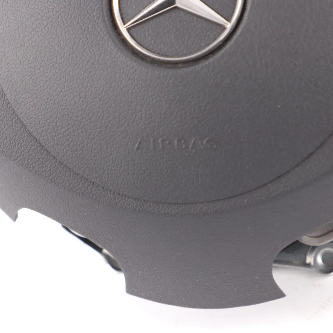 Poduszka Powietrzna Kierownicy Czarna do Mercedes Sprinter W906 o numerze A9068602002 Mercedes Sprinter W906 Poduszka Powietrzna Kierownicy Czarna - SKU A9068602002 - Numer Części A9068602002