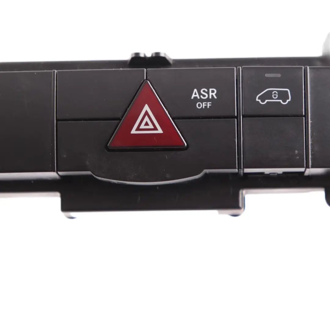 Mercedes W906 Salpicadero Panel de Interruptores ASR Bloqueo Luces de Peligro - SKU A9068700910 - Número de pieza A9068700910