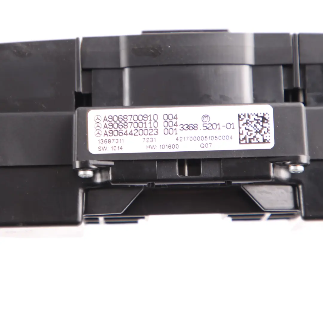 Salpicadero Panel de Interruptores ASR Bloqueo Luces de Peligro para Mercedes W906 con número de pieza A9068700910 Mercedes W906 Salpicadero Panel de Interruptores ASR Bloqueo Luces de Peligro - SKU A9068700910 - Número de pieza A9068700910