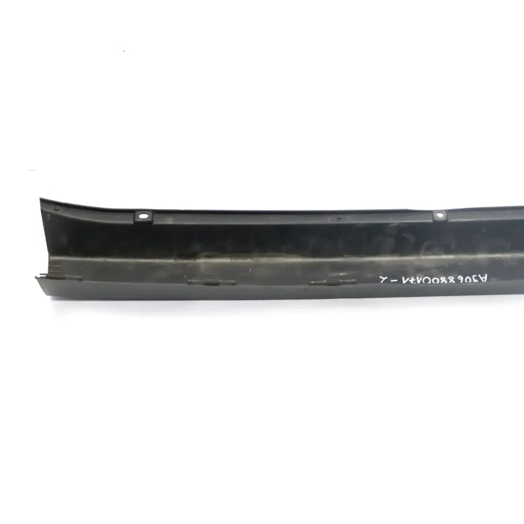 Mercedes Sprinter W906 Guía parachoques trasero Soporte - SKU A9068800171-2 - Número de pieza A9068800171