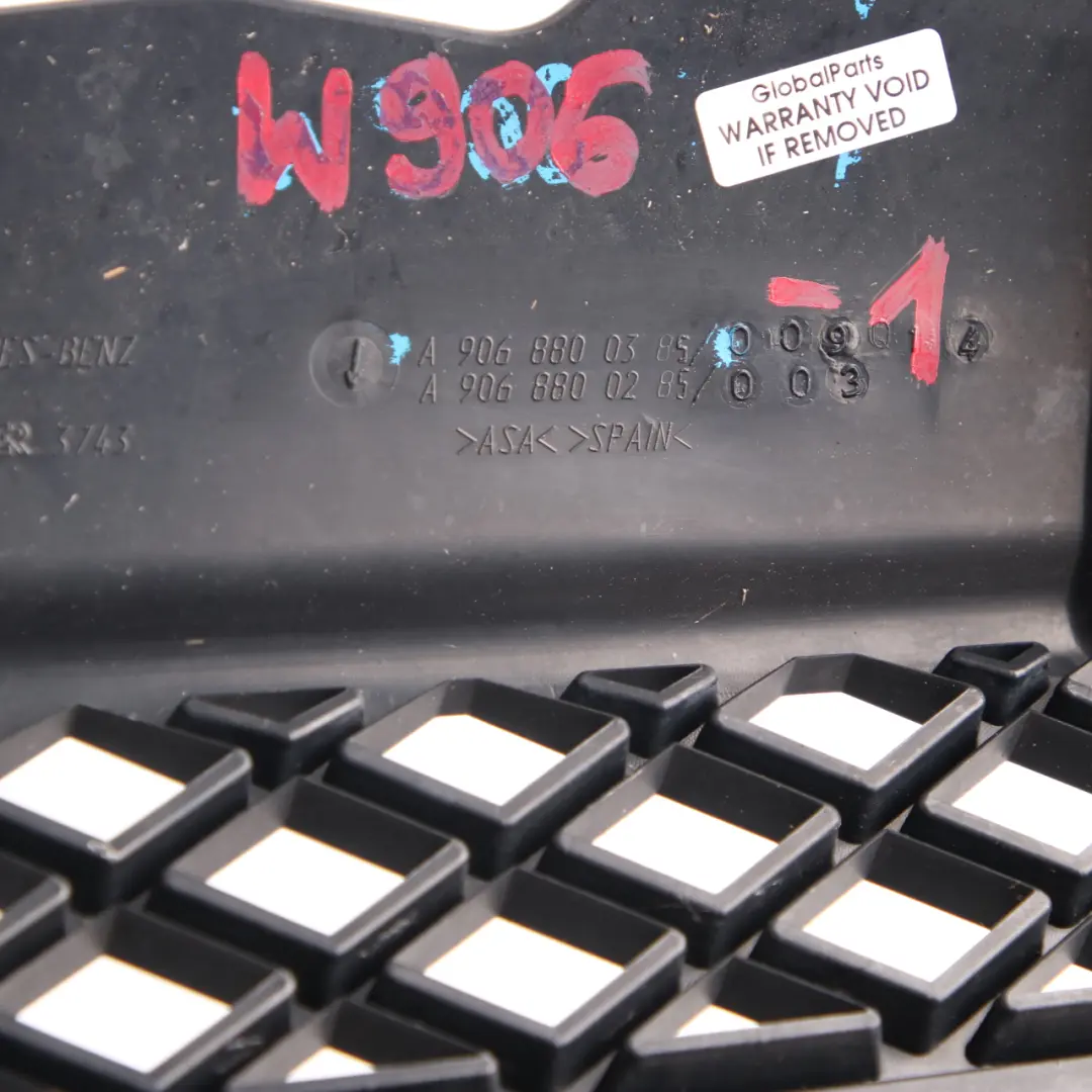 Grill Atrapa Chłodnicy do Mercedes Sprinter W906 o numerze A9068800385 Mercedes Sprinter W906 Grill Atrapa Chłodnicy - SKU A9068800385-1 - Numer Części A9068800385