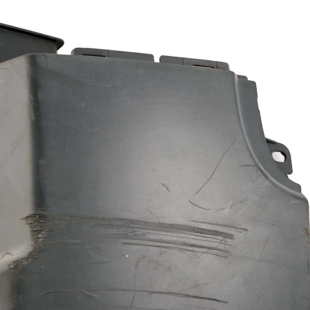 Paraurti posteriore destro Coperchio di rifinitura per Mercedes W906 con numero di parte A9068801171 Mercedes W906 Paraurti posteriore destro Coperchio di rifinitura - SKU A9068801171 - Numero di parte A9068801171