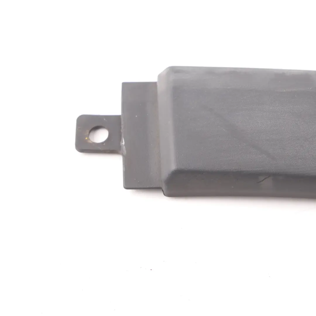 Rivestimento protettivo per la copertura del rivestimento destro per Mercedes W906 con numero di parte A9068802771 Mercedes W906 Rivestimento protettivo per la copertura del rivestimento destro - SKU A9068802771 - Numero di parte A9068802771