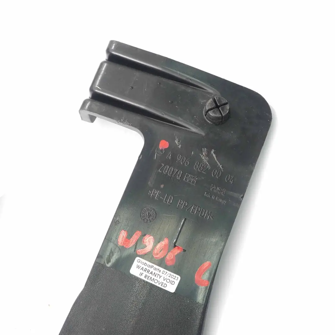 Bavette Mercedes W906 Crafter Avant Gauche Bavette Protecteur pour à propos du numéro de pièce A9068820004 Bavette Mercedes W906 Crafter Avant Gauche Bavette Protecteur - SKU A9068820004 - Numéro de pièce A9068820004