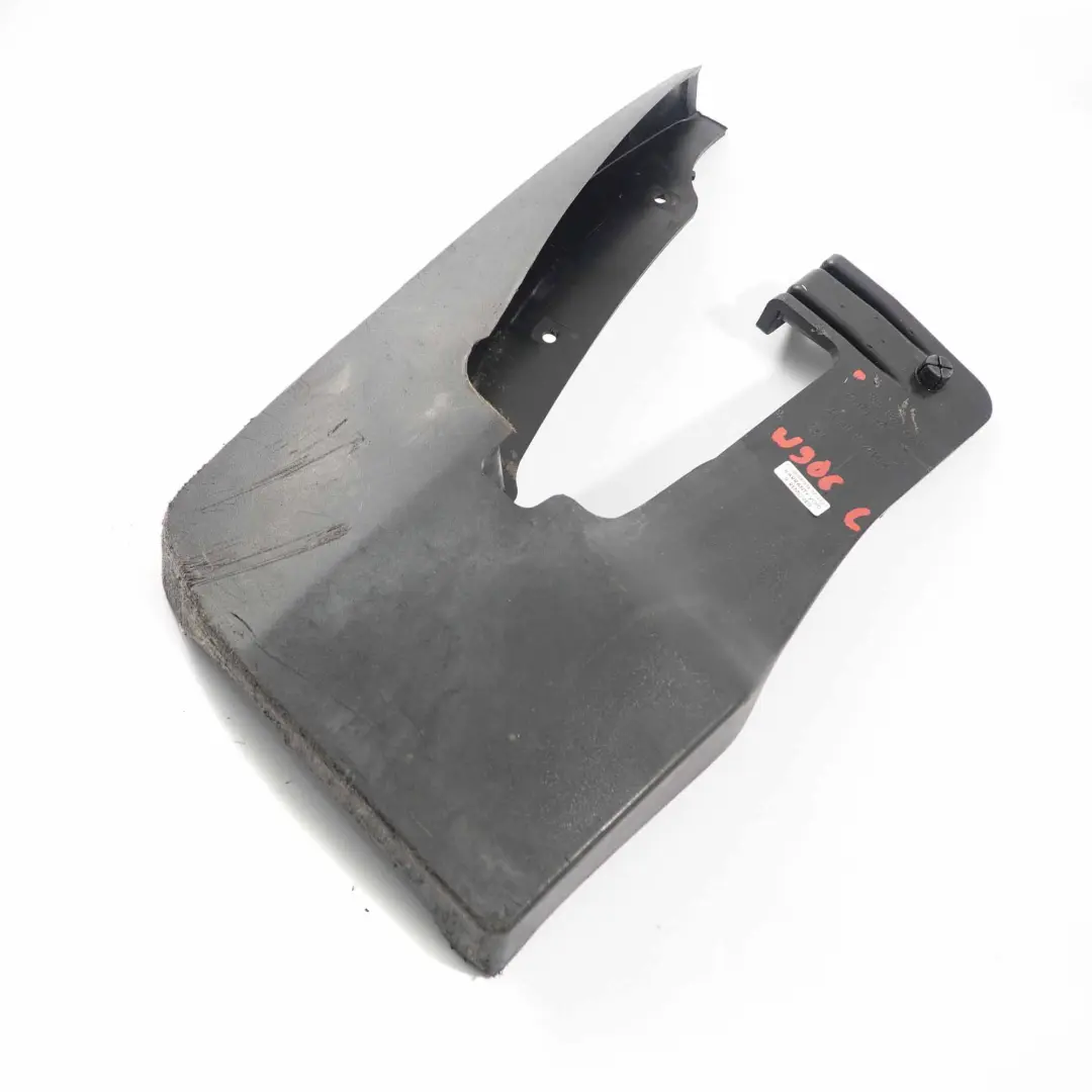  Bavette Mercedes W906 Crafter Avant Gauche Bavette Protecteur - SKU A9068820004 - Numéro de pièce A9068820004