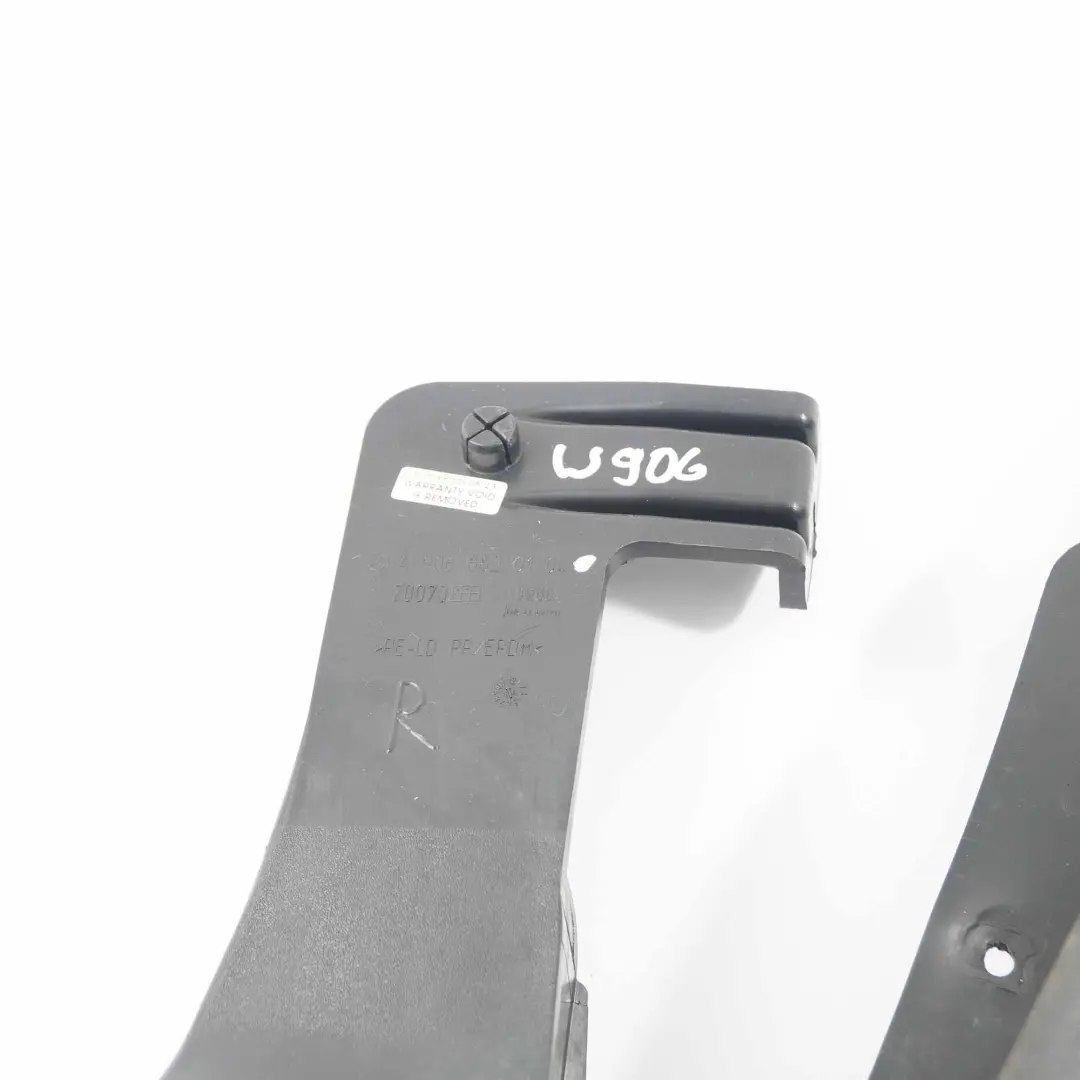 Schmutzfänger Mercedes W906 Crafter vorne rechts Spritzschutz für mit Teilenummer A9068820104 Schmutzfänger Mercedes W906 Crafter vorne rechts Spritzschutz - SKU A9068820104 - Teilenummer A9068820104