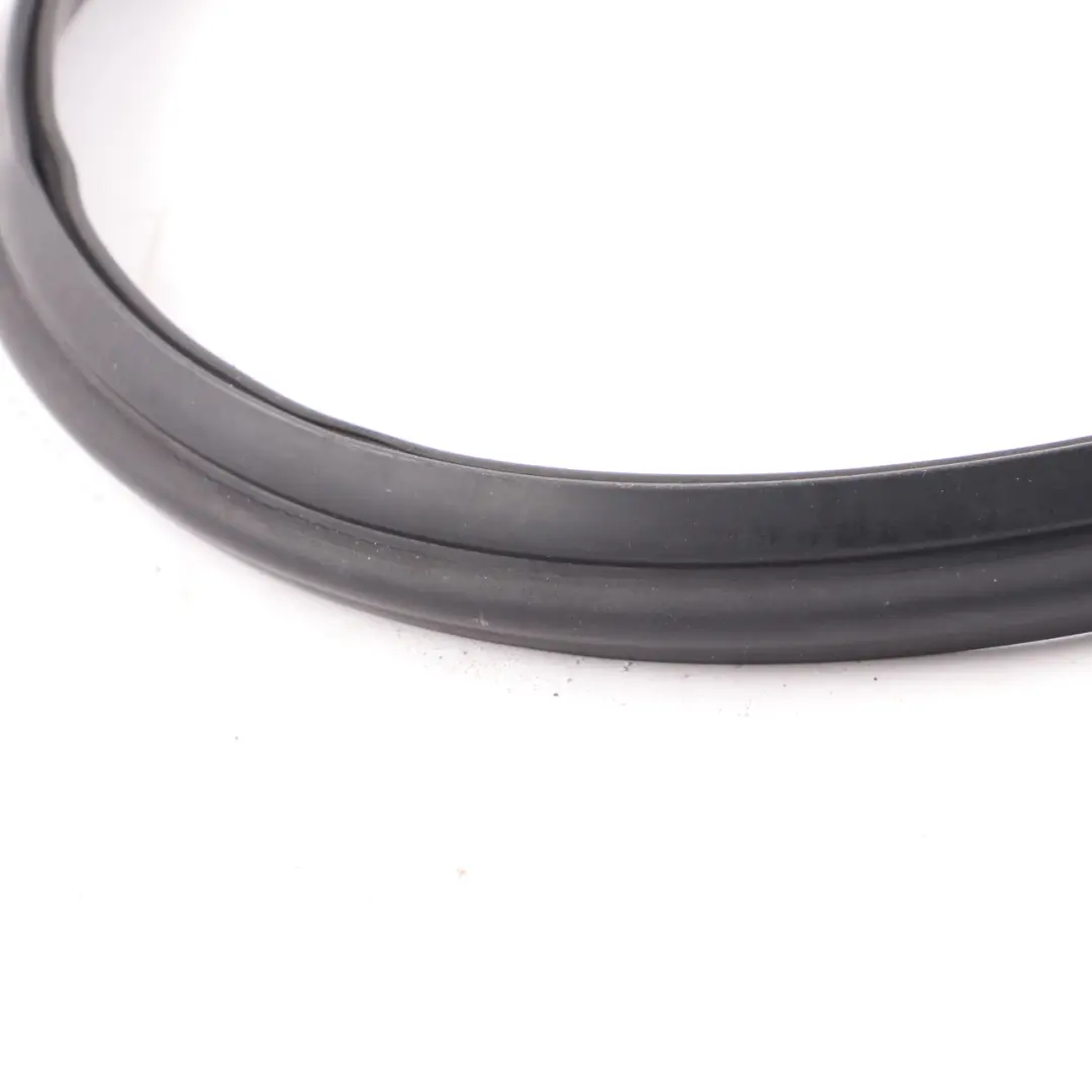 Mercedes W906 Motorhaube Gummidichtung Motorhaubendichtung Dichtung - SKU A9068890098 - Teilenummer A9068890098