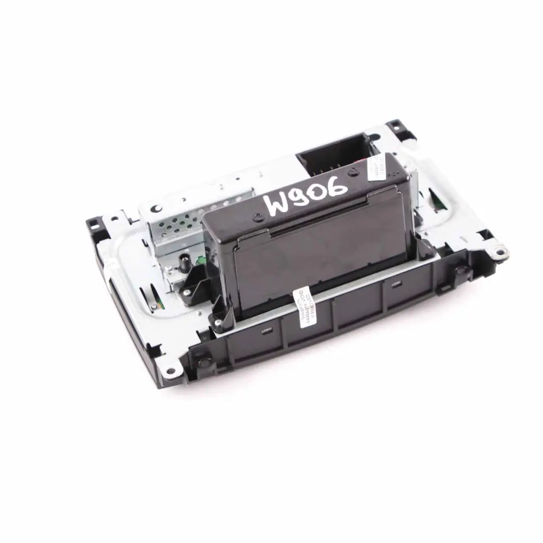 Radio Player CD Audio 10 Stereo Head Unit para Mercedes Sprinter W906 con número de pieza A9069000004 Mercedes Sprinter W906 Radio Player CD Audio 10 Stereo Head Unit - SKU A9069000004 - Número de pieza A9069000004