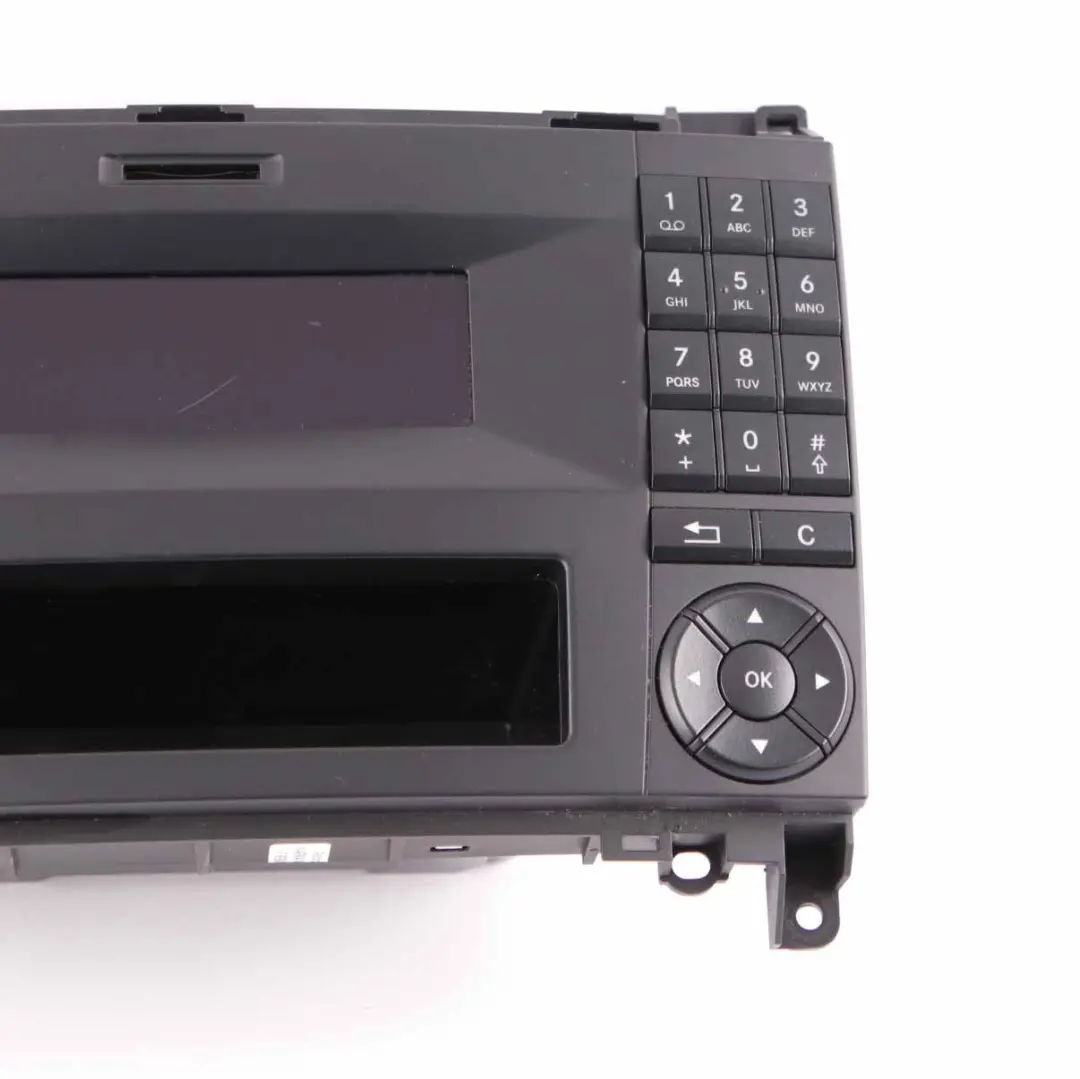 Unite de tete radio stereo CD A9068200886 pour Mercedes Vito W639 Sprinter W906 à propos du numéro de pièce A9069000004 Mercedes Vito W639 Sprinter W906 Unite de tete radio stereo CD A9068200886 - SKU A9069000004 - Numéro de pièce A9069000004