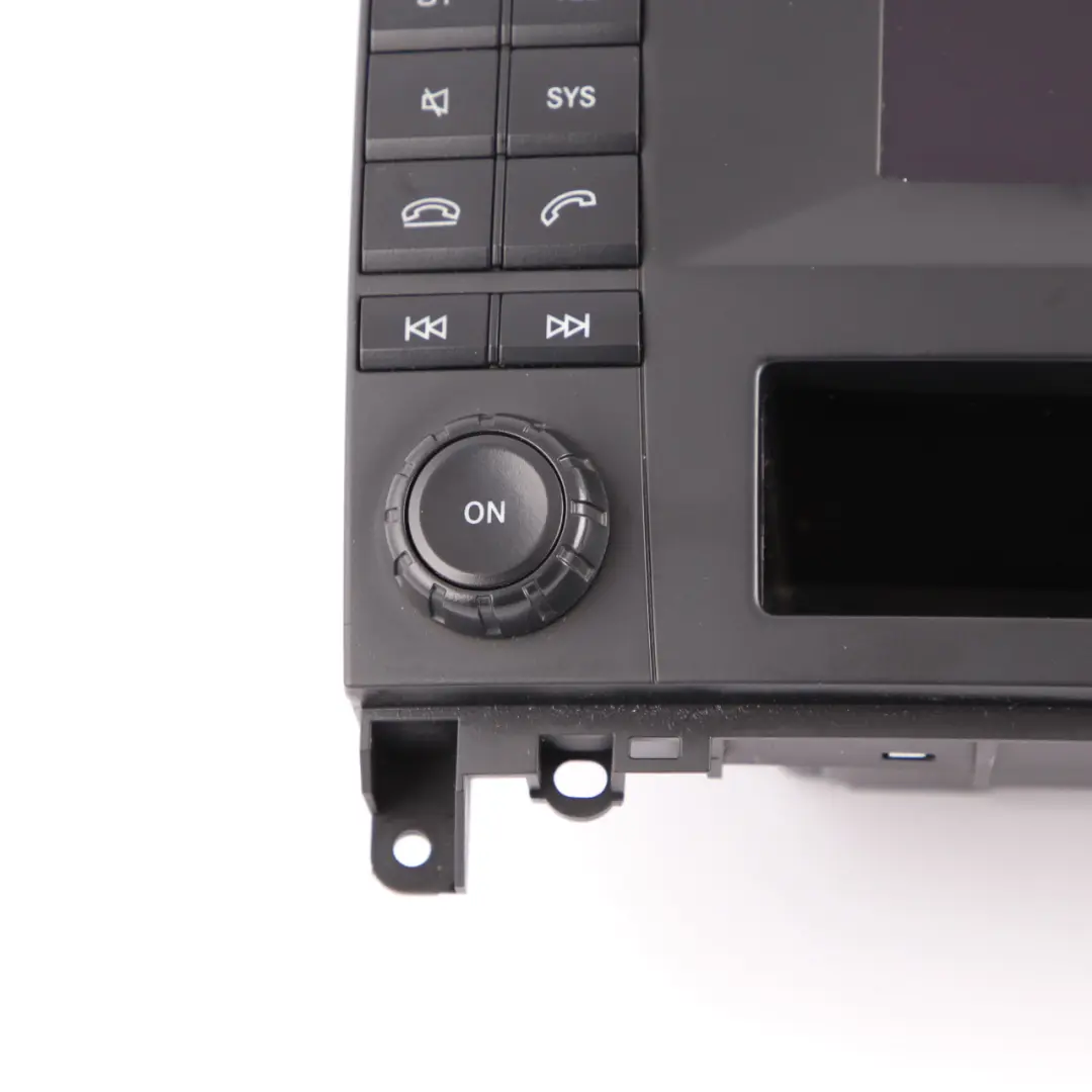 Mercedes Vito W639 Sprinter W906 Unite de tete radio stereo CD A9068200886 - SKU A9069000004 - Numéro de pièce A9069000004