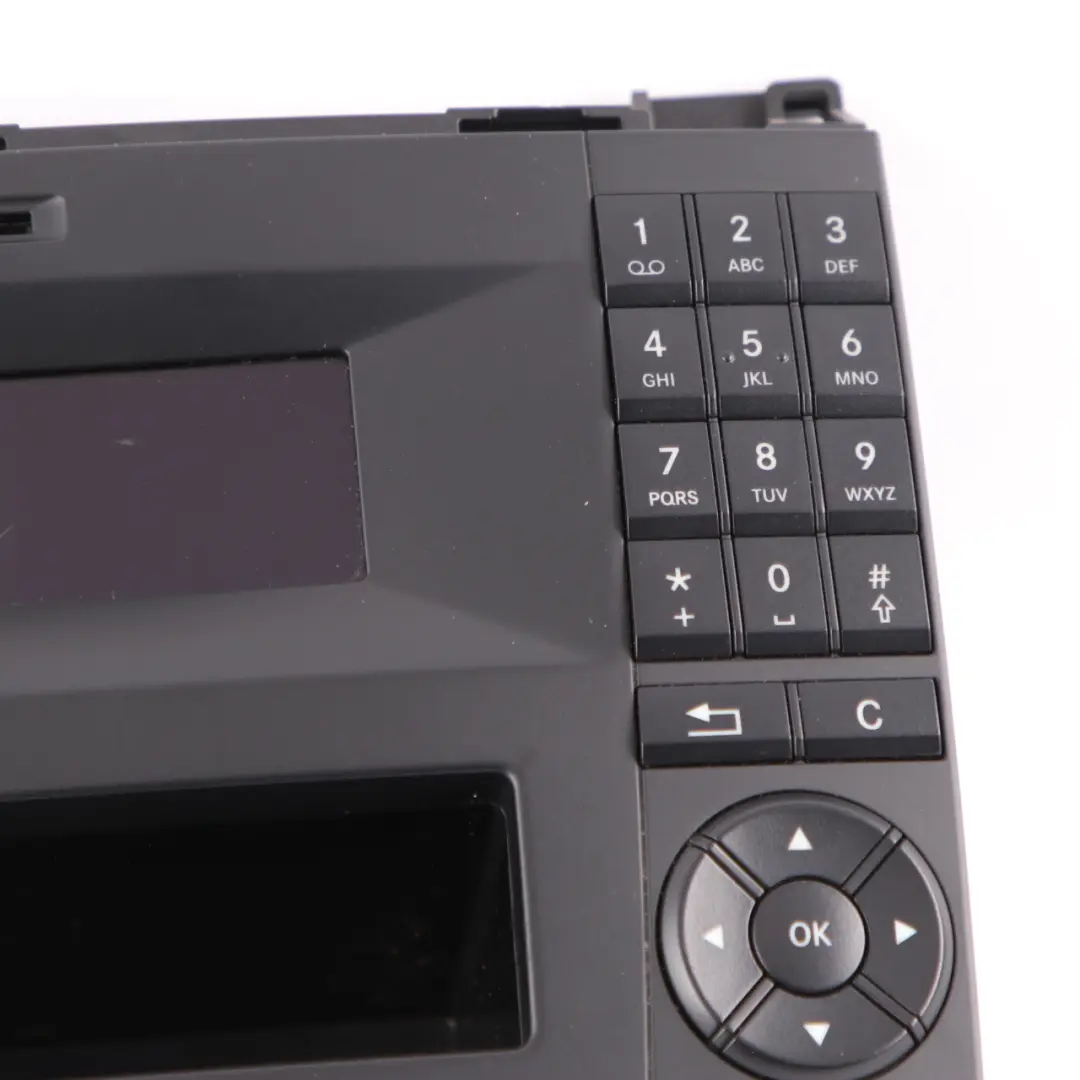 Radio Player CD Audio 10 Stereo Head Unit para Mercedes Sprinter W906 con número de pieza A9069000004 Mercedes Sprinter W906 Radio Player CD Audio 10 Stereo Head Unit - SKU A9069000004 - Número de pieza A9069000004