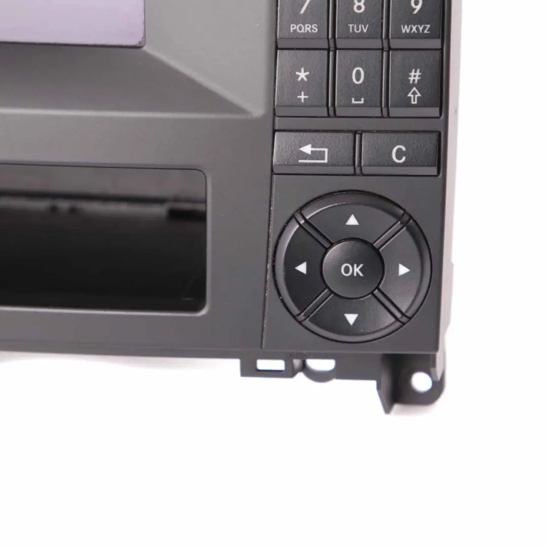 Radioodtwarzacz CD Radio do Mercedes Sprinter W906 o numerze A9069000004 Mercedes Sprinter W906 Radioodtwarzacz CD Radio - SKU A9069000004 - Numer Części A9069000004