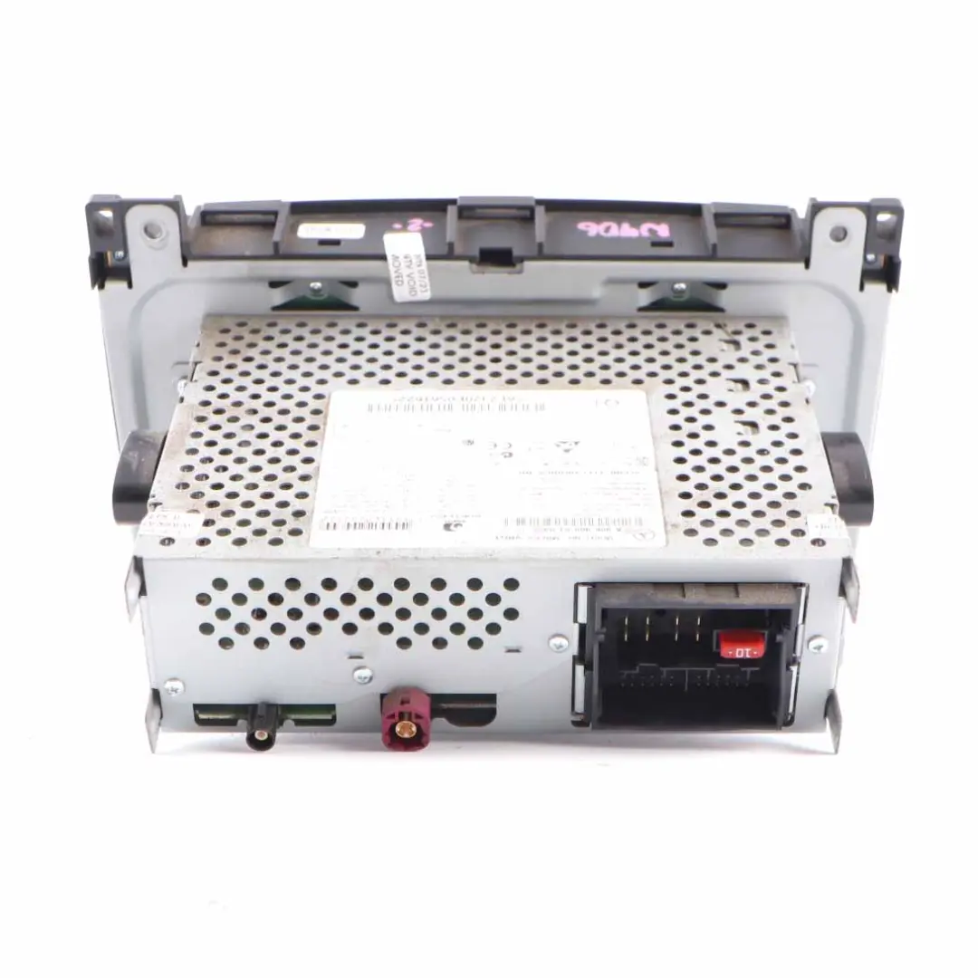 Radio CD Spieler Audio Stereo Hauptgerät für Mercedes Sprinter W906 mit Teilenummer A9069000103 Mercedes Sprinter W906 Radio CD Spieler Audio Stereo Hauptgerät - SKU A9069000103 - Teilenummer A9069000103