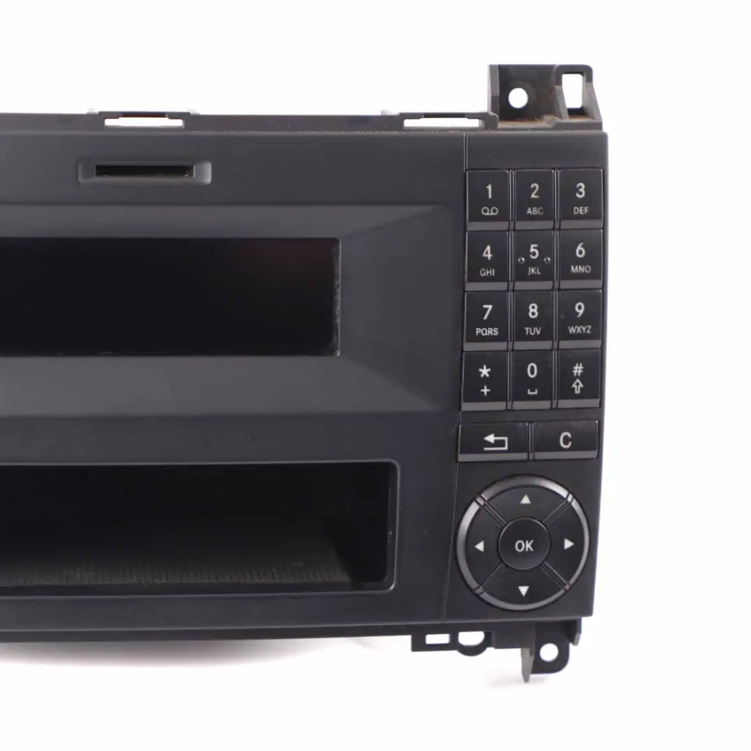 Radio CD Player Unité principale audio stéréo pour Mercedes Sprinter W906 à propos du numéro de pièce A9069000103 Mercedes Sprinter W906 Radio CD Player Unité principale audio stéréo - SKU A9069000103 - Numéro de pièce A9069000103