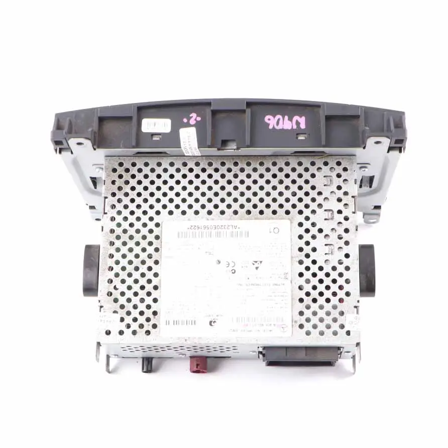 Radio CD Player Unité principale audio stéréo pour Mercedes Sprinter W906 à propos du numéro de pièce A9069000103 Mercedes Sprinter W906 Radio CD Player Unité principale audio stéréo - SKU A9069000103 - Numéro de pièce A9069000103