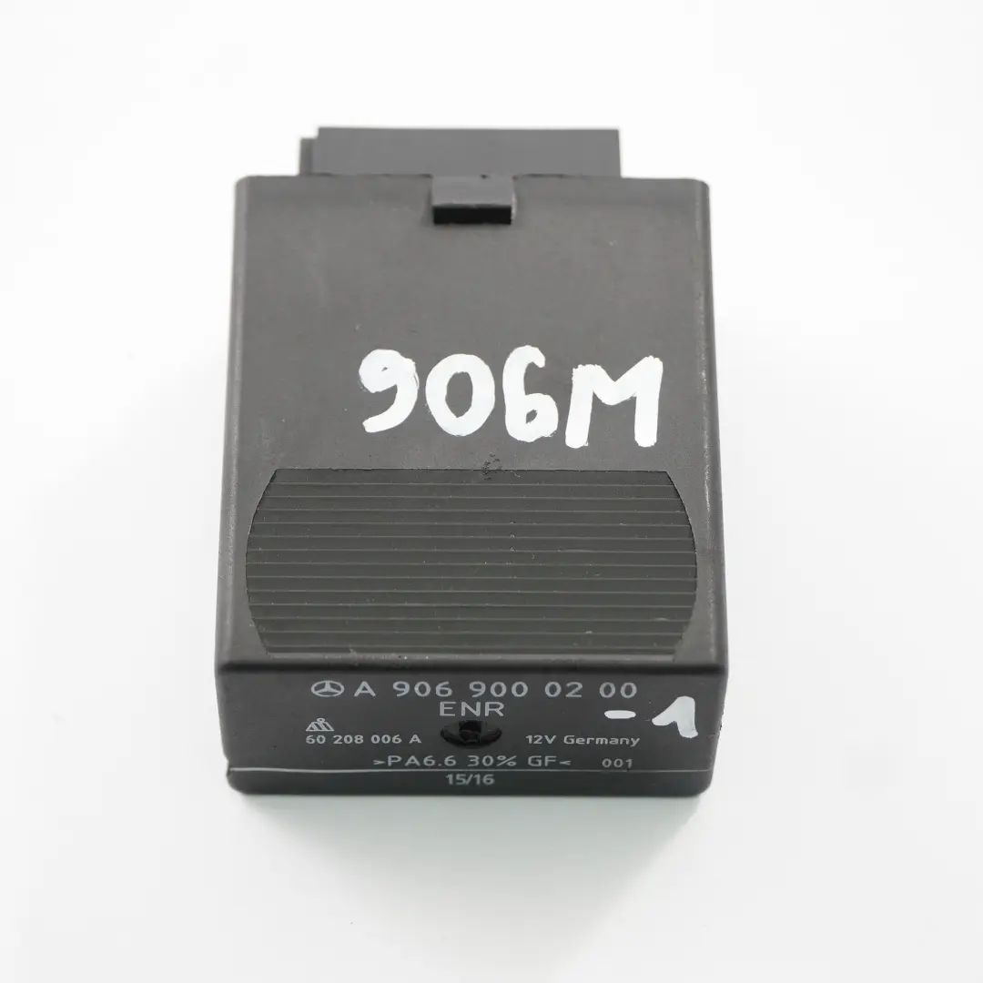 Mercedes W906 VW Crafter Module d'éclairage intérieur de toit - SKU A9069000200-1 - Numéro de pièce A9069000200