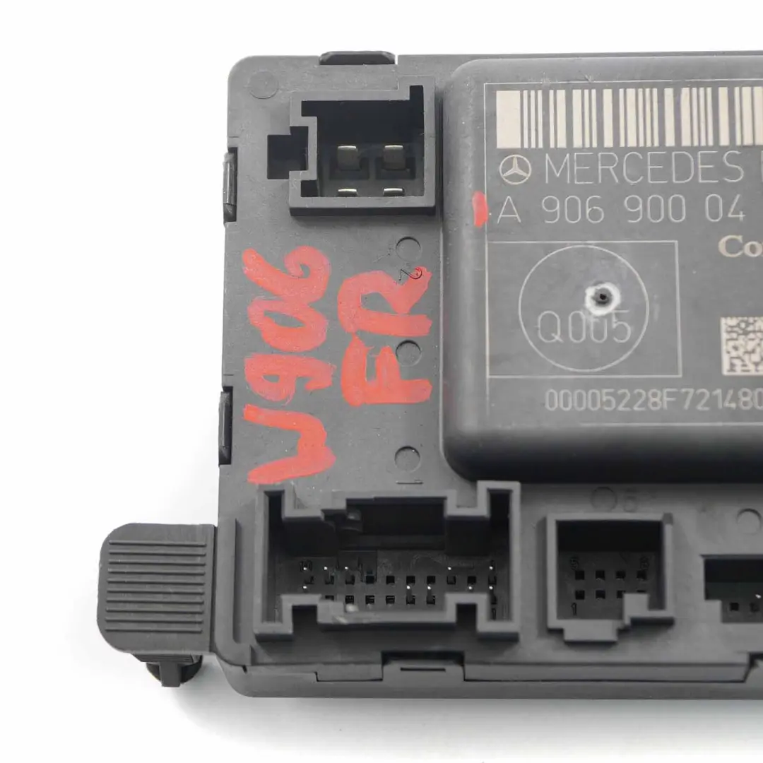 Modulo porta anteriore destro Unità controllo per Mercedes Sprinter W906 con numero di parte A9069000401 Mercedes Sprinter W906 Modulo porta anteriore destro Unità controllo - SKU A9069000401 - Numero di parte A9069000401