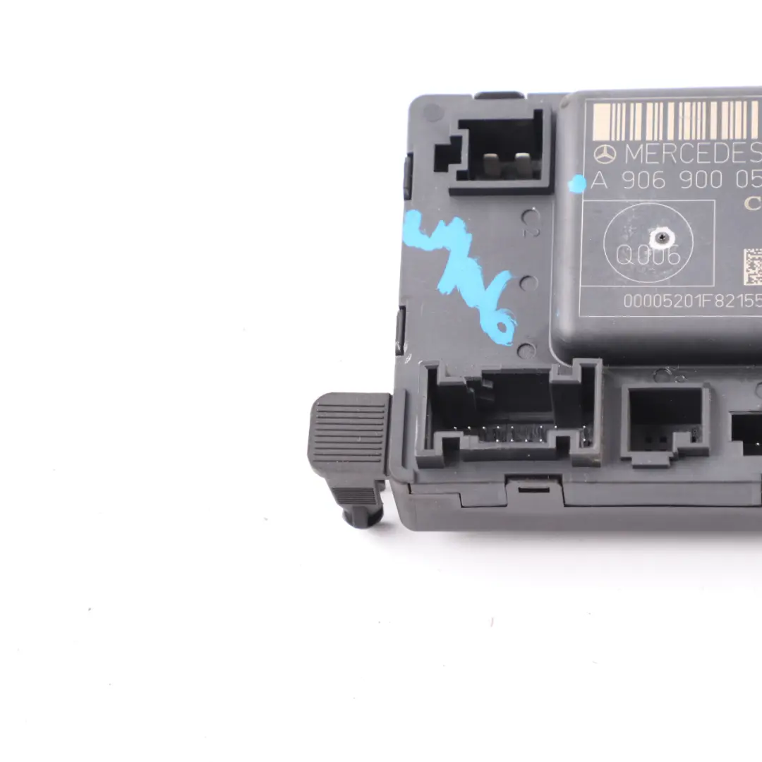 Türmodul vorne links rechts Steuergerät ECU für Mercedes W906 mit Teilenummer A9069000501 Mercedes W906 Türmodul vorne links rechts Steuergerät ECU - SKU A9069000501 - Teilenummer A9069000501