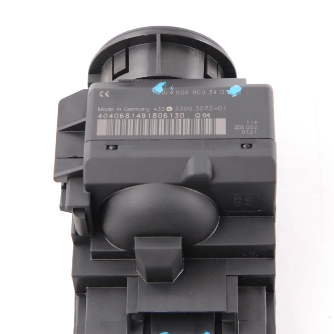 Key Reader Ignition Switch Lock Control Unit to Mercedes Sprinter W906 with Part number A9069003403 Mercedes Sprinter W906 Key Reader Ignition Switch Lock Control Unit - SKU A9069003403 - Part number A9069003403