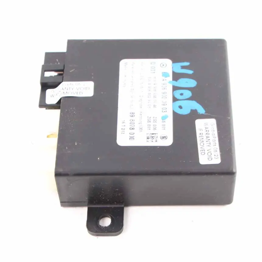 Central Lock Locking Control Unit Module to Mercedes Sprinter W906 with Part number A9069003903 Mercedes Sprinter W906 Central Lock Locking Control Unit Module - SKU A9069003903 - Part number A9069003903