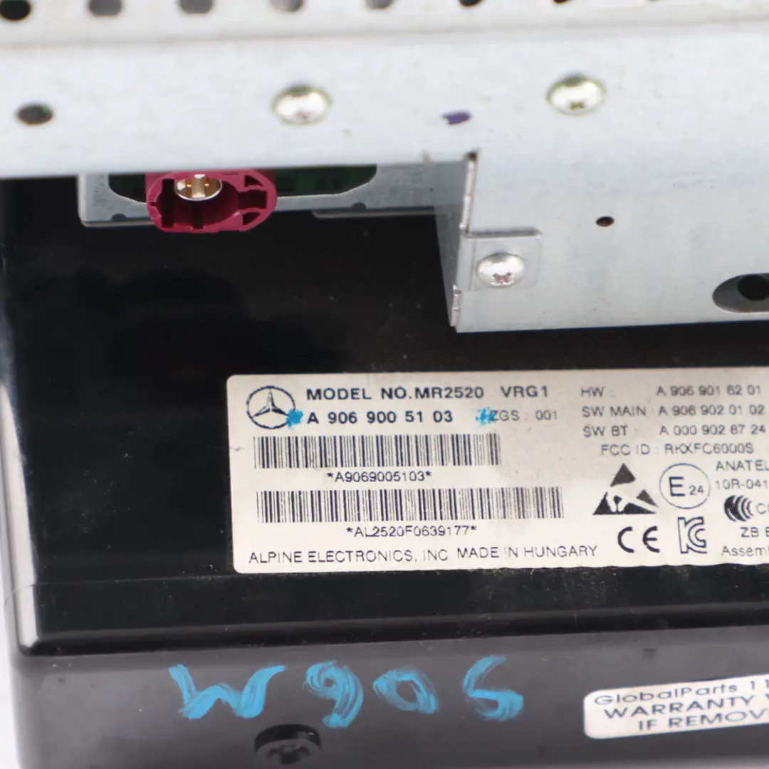 Radio CD Audio Bluetooth Unité principale pour Mercedes Sprinter W906 à propos du numéro de pièce A9069005103 Mercedes Sprinter W906 Radio CD Audio Bluetooth Unité principale - SKU A9069005103 - Numéro de pièce A9069005103