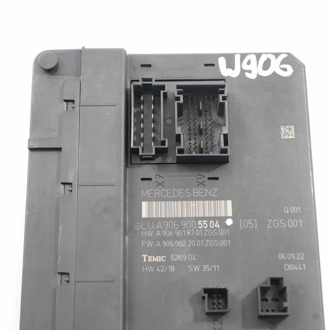 scatola dei fusibili relè unità controllo modulo SAM per Mercedes W906 con numero di parte A9069005504 Mercedes W906 scatola dei fusibili relè unità controllo modulo SAM - SKU A9069005504 - Numero di parte A9069005504