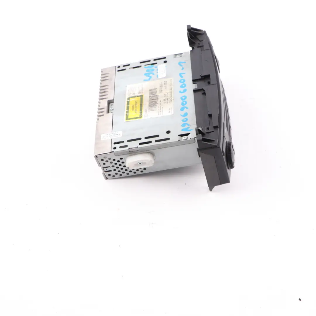 Radio Mercedes W639 W906 Audio Stereo Head Unit to CD with Part number A9069006001 CD Radio Mercedes W639 W906 Audio Stereo Head Unit - SKU A9069006001-1 - Part number A9069006001