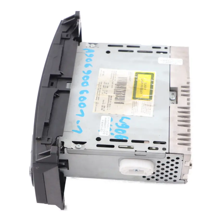 Radio Mercedes W639 W906 Audio Stereo Head Unit to CD with Part number A9069006001 CD Radio Mercedes W639 W906 Audio Stereo Head Unit - SKU A9069006001-1 - Part number A9069006001