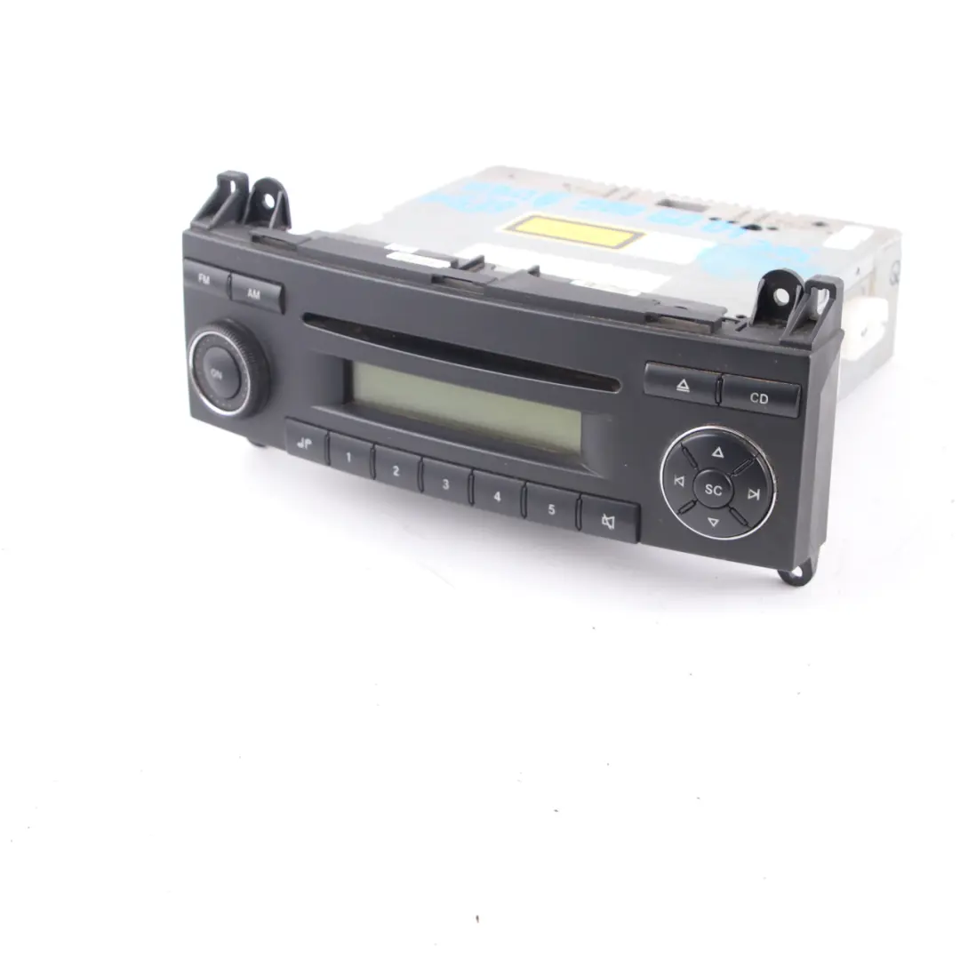 Radio Mercedes W639 W906 Unidad principal de audio estéreo para CD con número de pieza A9069006001 CD Radio Mercedes W639 W906 Unidad principal de audio estéreo - SKU A9069006001 - Número de pieza A9069006001
