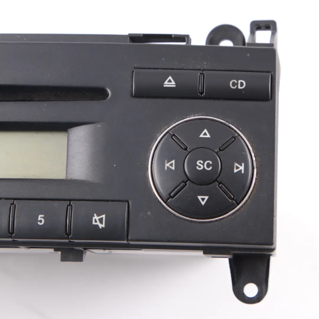 Radio Mercedes W639 W906 Unité principale audio stéréo pour CD à propos du numéro de pièce A9069006001 CD Radio Mercedes W639 W906 Unité principale audio stéréo - SKU A9069006001 - Numéro de pièce A9069006001