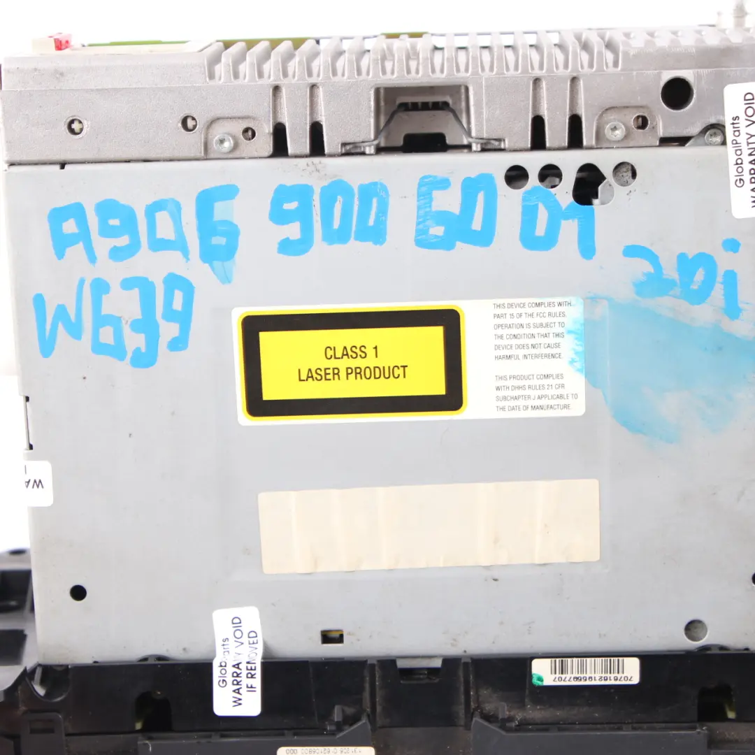 Radio Mercedes W639 W906 Unité principale audio stéréo pour CD à propos du numéro de pièce A9069006001 CD Radio Mercedes W639 W906 Unité principale audio stéréo - SKU A9069006001 - Numéro de pièce A9069006001